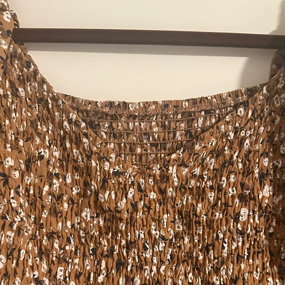 Brown Floral Smocked Mini Dress 🤎 - Picture 4 of 6